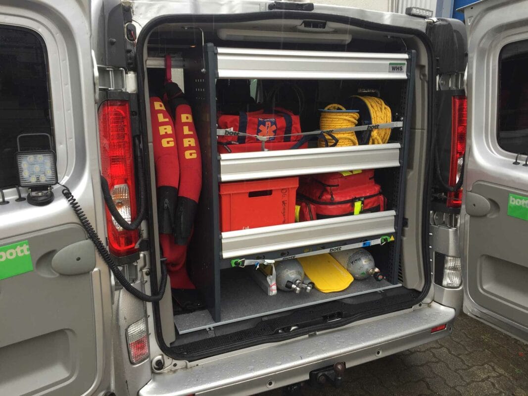 DLRG Fahrzeugeinrichtung